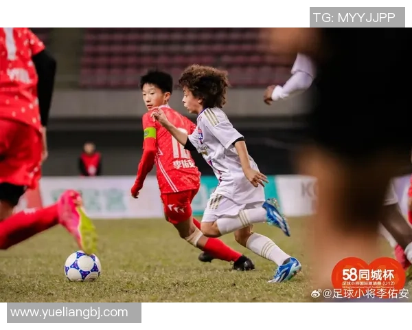 大连人迎战穆尔西亚期待精彩对决展现足球魅力与团队精神